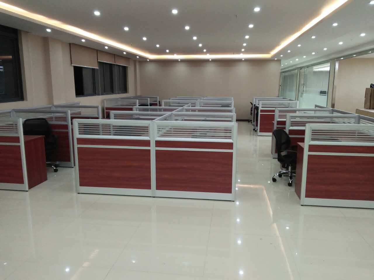 一字型屏風(fēng)辦公桌項目實拍圖