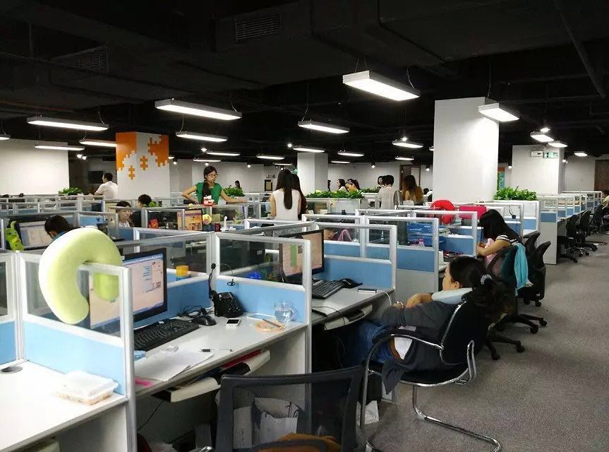 電腦辦公桌場景實(shí)拍 電腦辦公桌場景實(shí)拍